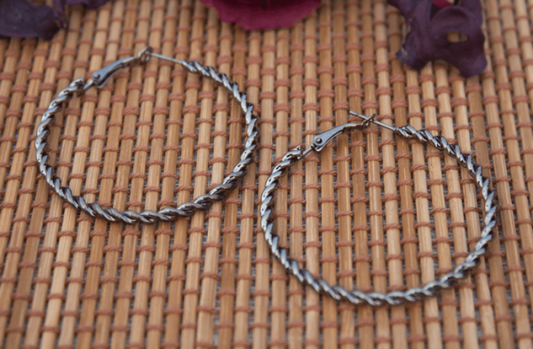 twisted dangler
