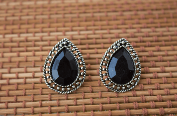 drop shaped stud