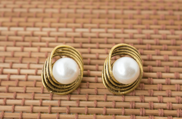 small pearl stud