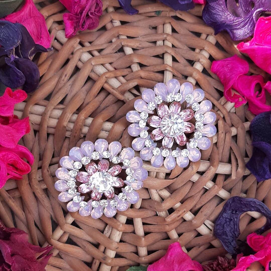 shiny pearl stone stud