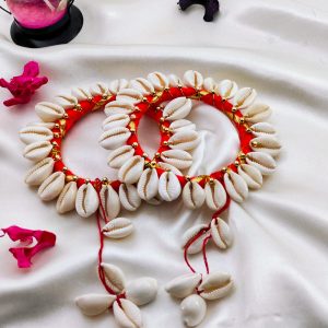 shell hanging bangle