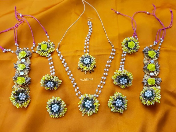 Yellow Pearly Set