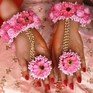 Rossy daisy handcuffs