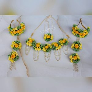 5 Coiner Mehandi Yellow Set