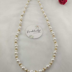 pearl welcome milni mala, also known as moti haar, is perfect for a variety of wedding ceremonies, including nikah ceremonies and Punjabi weddings. It's an ideal wedding favor and guest mala, designed to welcome baaratis with grace.