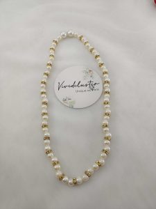 pearl motif milni mala is ideal for traditional wedding events, including nikah ceremonies and Punjabi weddings.