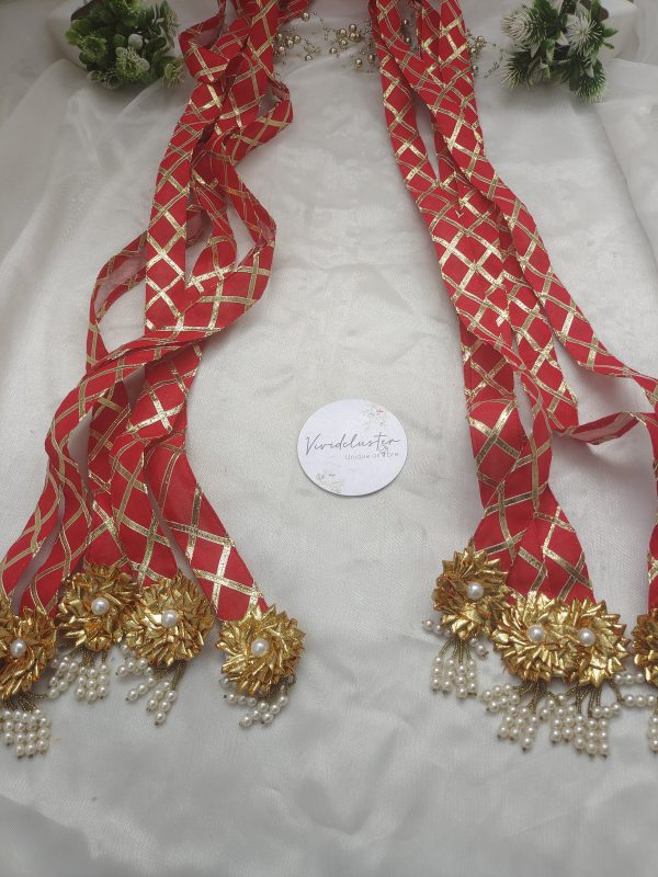 Dupatta style Milni Mala with intricate gold and pearl details, suitable for punjabi milni gifts, decorative mala, and guest mala for weddings