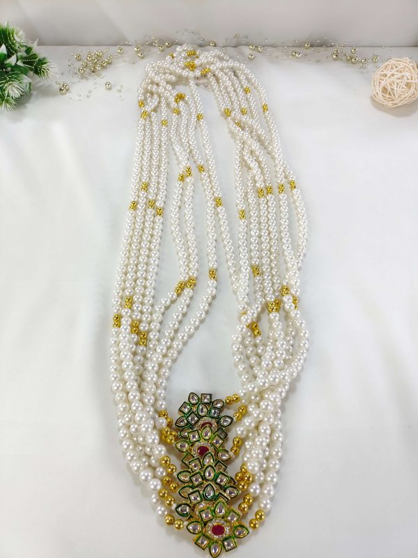 Multi-strand Kundan Milni Mala with gold accents and an intricate floral pendant, best for wedding gifts and bridal jewelry, Wedding return gift for groomsmen use in your cousins wedding ceremony.